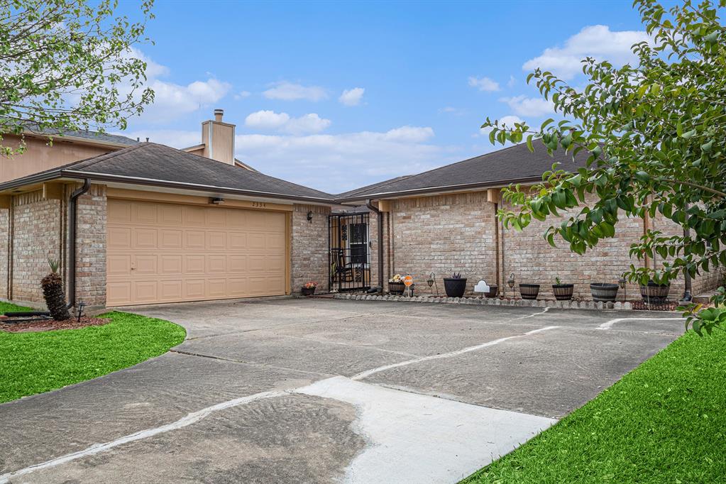 2334 Morning Meadow Drive, Missouri City, Texas image 2