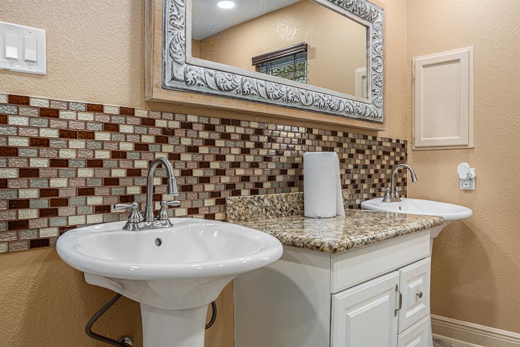 2334 Morning Meadow Drive, Missouri City, Texas image 21