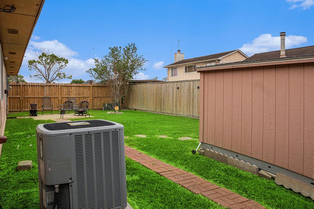 2334 Morning Meadow Drive, Missouri City, Texas image 38