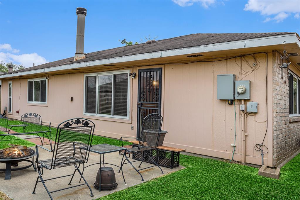 2334 Morning Meadow Drive, Missouri City, Texas image 34