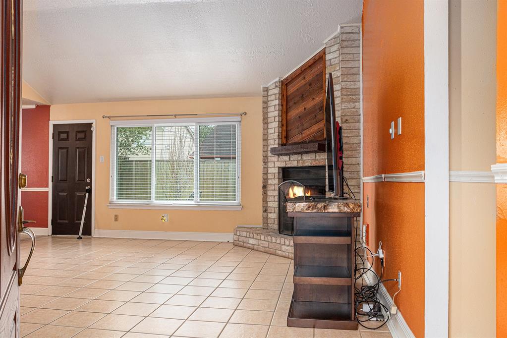 2334 Morning Meadow Drive, Missouri City, Texas image 6