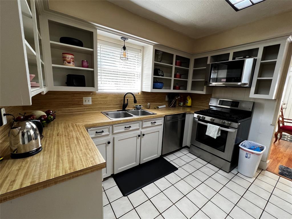 7062 Windy Pines Drive, Spring, Texas image 13