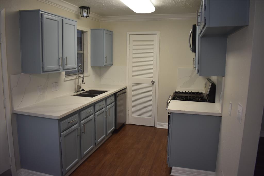 1702 Harrison Court, Pasadena, Texas image 4