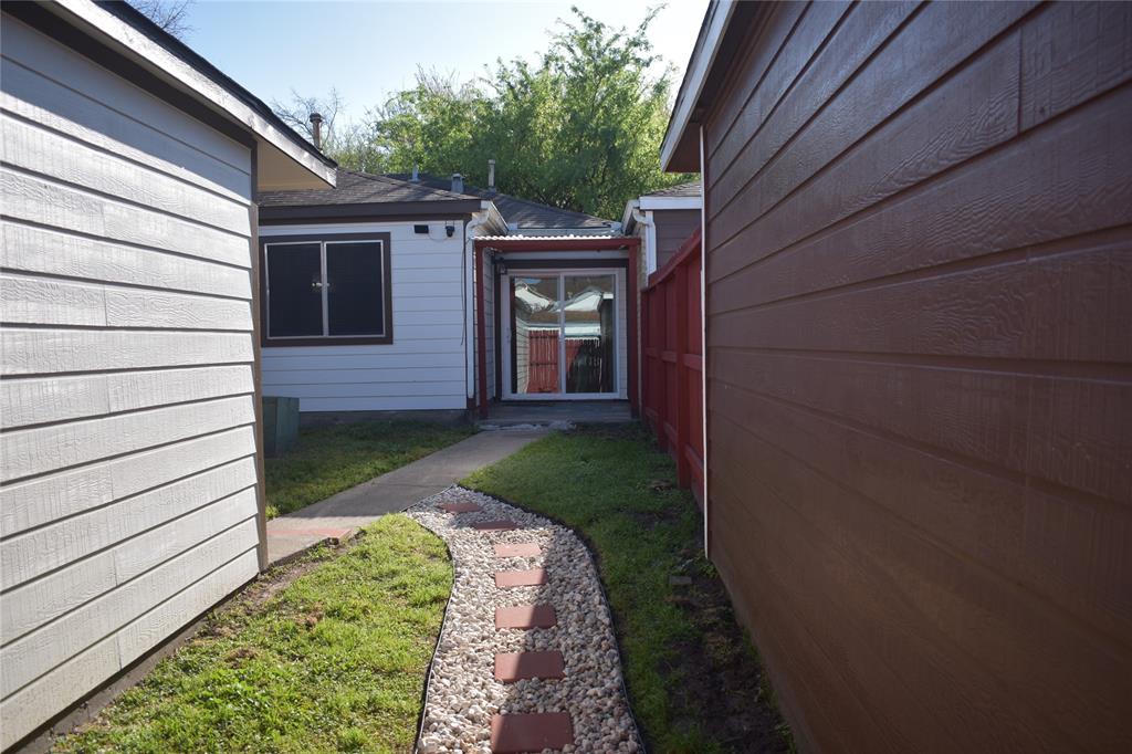 1702 Harrison Court, Pasadena, Texas image 2