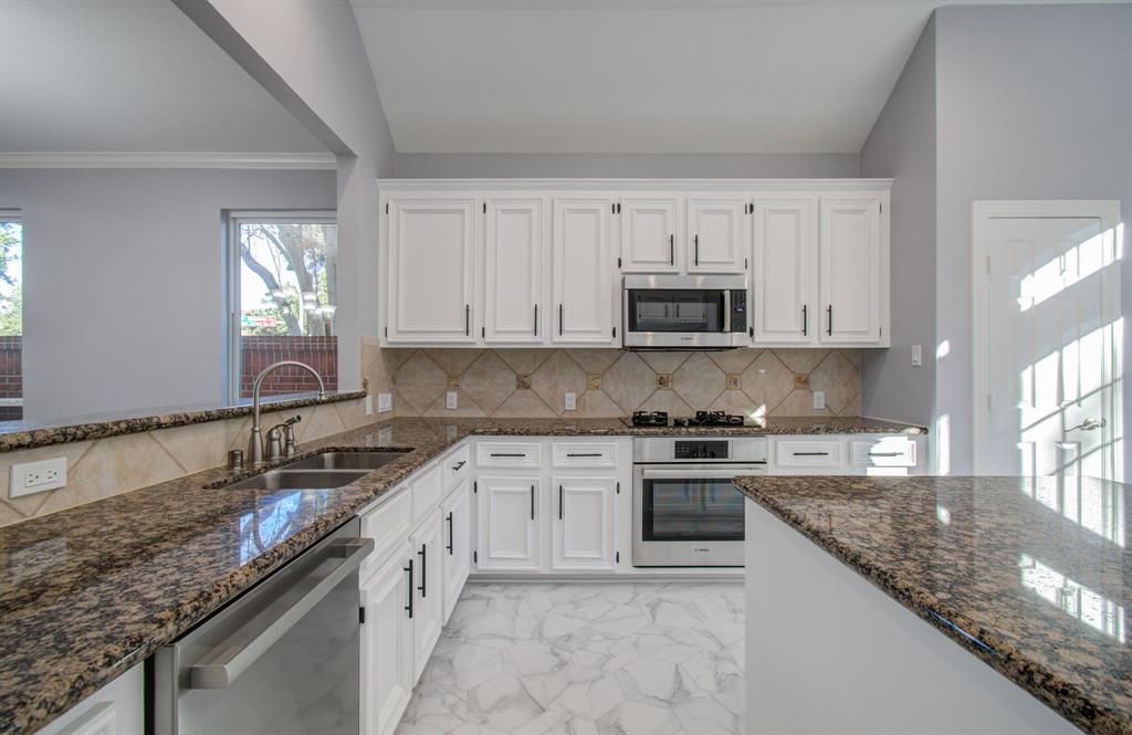 4202 Creek Ridge Lane, Missouri City, Texas image 7