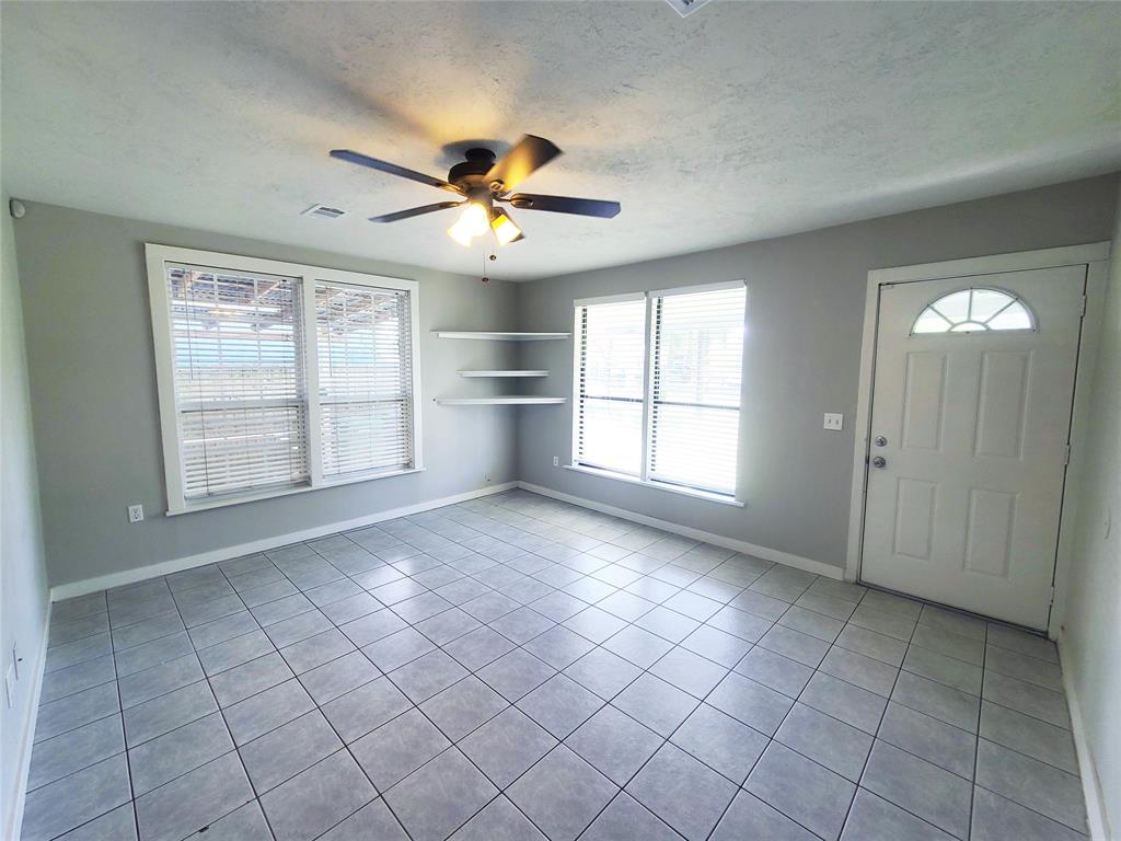 727 Yorkshire Street, Houston, Texas image 2