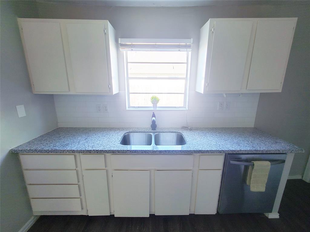 727 Yorkshire Street, Houston, Texas image 6