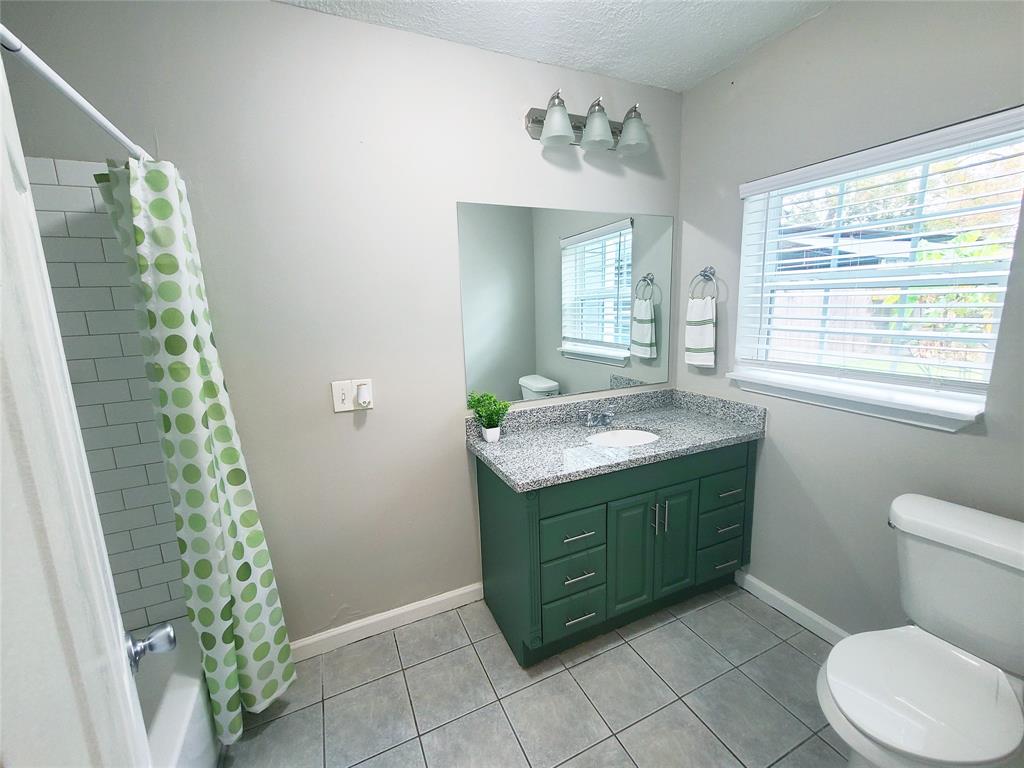 727 Yorkshire Street, Houston, Texas image 17
