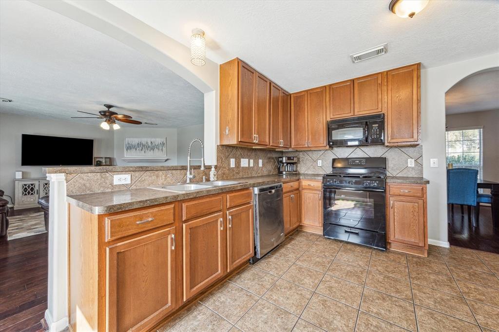 801 Rocky Rose Court Ct, La Marque, Texas image 12