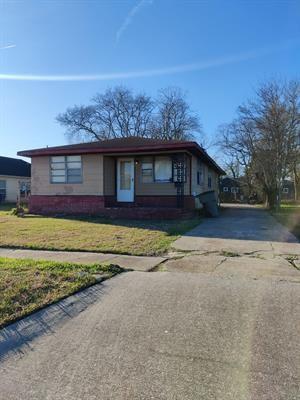 1233 W Procter Street, Port Arthur, Texas image 2