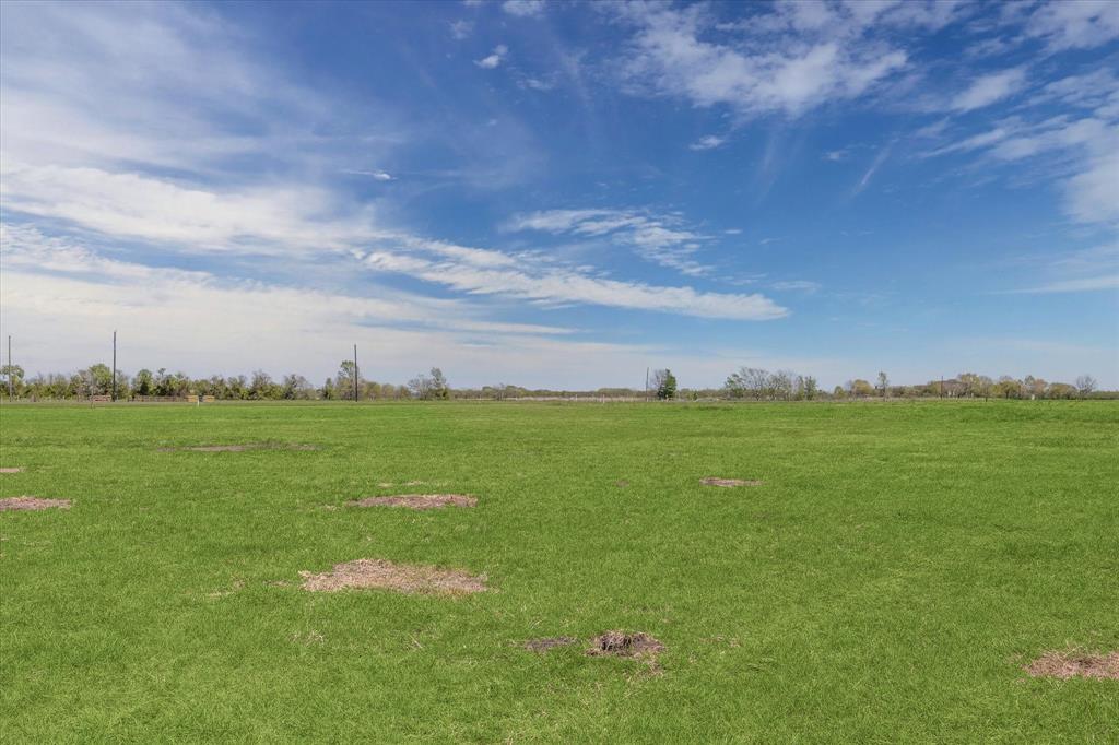 5053 Ward Bend Road, Sealy, Texas image 4