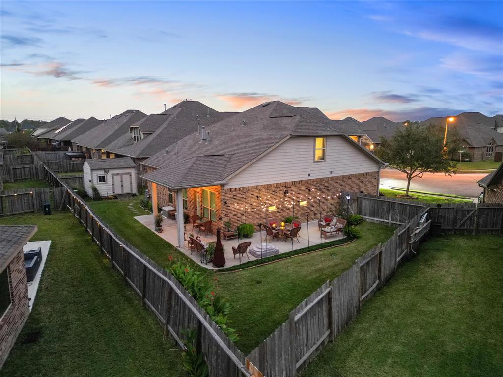 6303 Wood Creek Lane, League City, Texas image 2