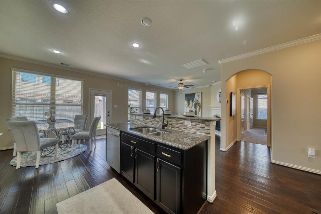 6303 Wood Creek Lane, League City, Texas image 13