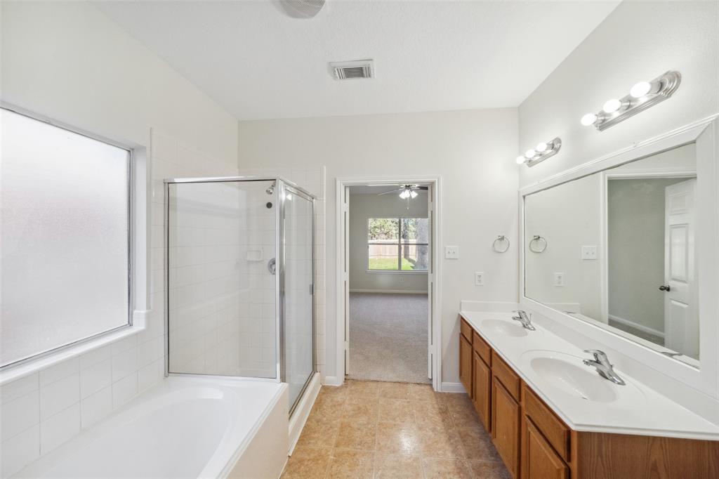 12211 Sunlight Peak Ln Ln, Humble, Texas image 15