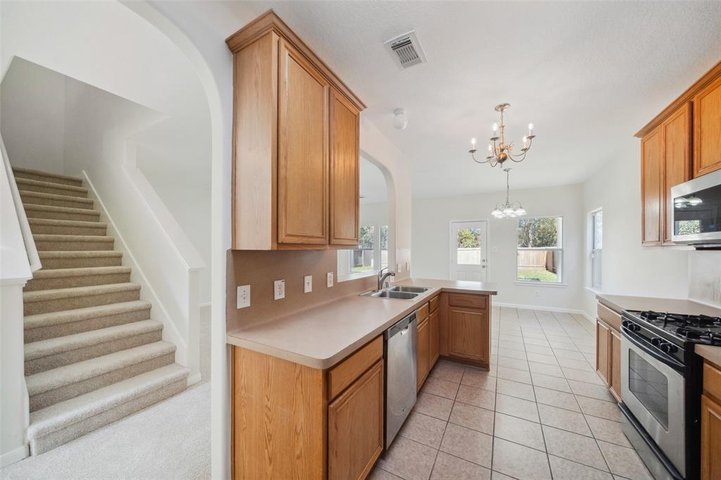 12211 Sunlight Peak Ln Ln, Humble, Texas image 8