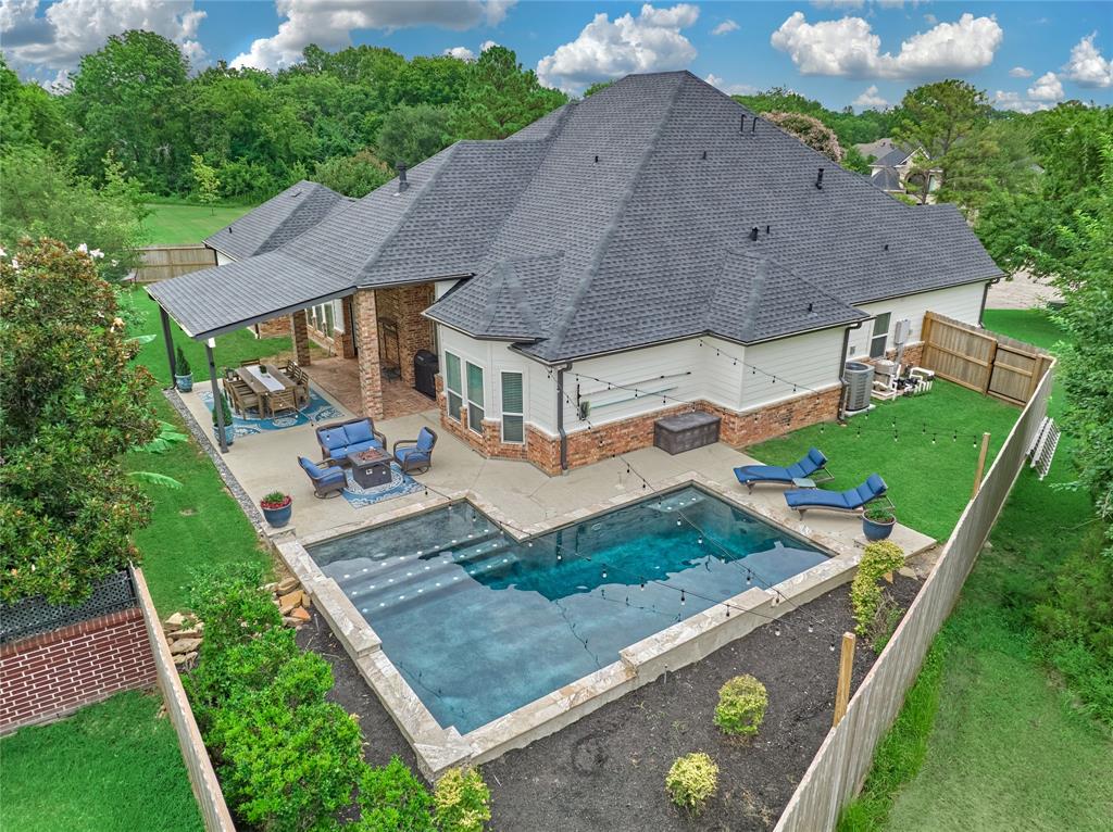 11 Hillsborough Drive E