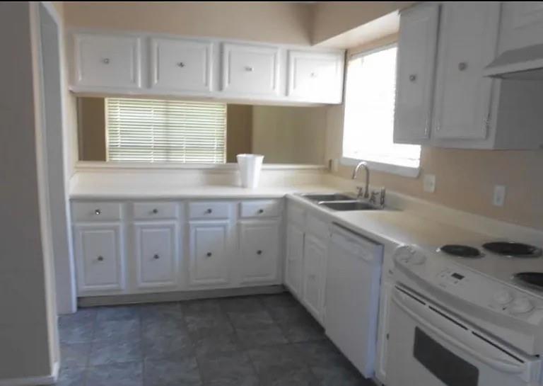 506 Coppersmith Drive, Katy, Texas image 4