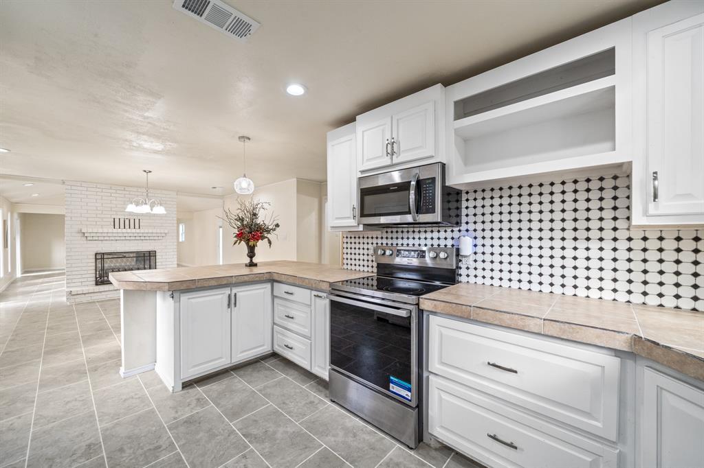 3042 County Road 510l, Brazoria, Texas image 1