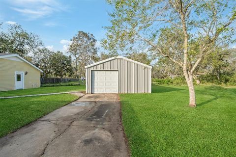 A home in Brazoria