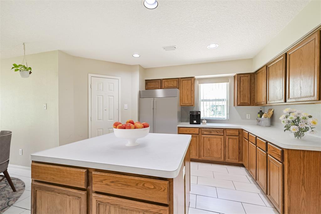 3710 Bluebird Way, Pearland, Texas image 4
