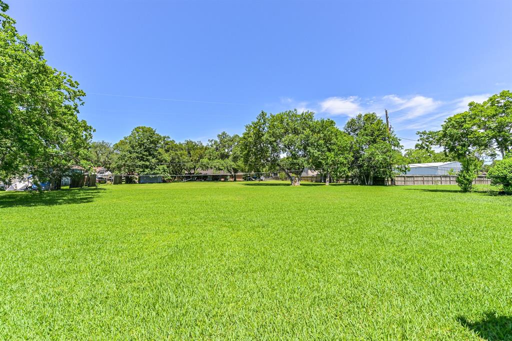 3710 Bluebird Way, Pearland, Texas image 11