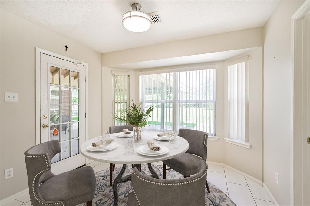 3710 Bluebird Way, Pearland, Texas image 5