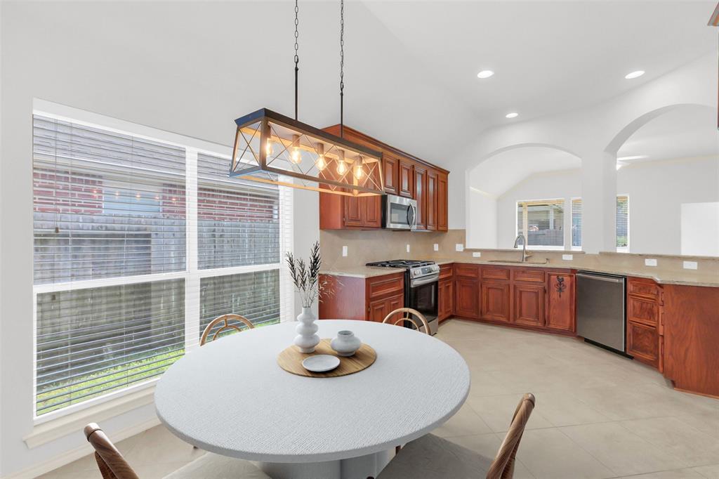 2522 Pepperidge Drive, Katy, Texas image 7