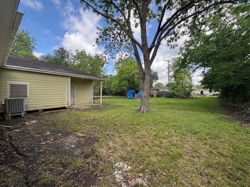 612 Honeysuckle Drive, La Marque, Texas image 20