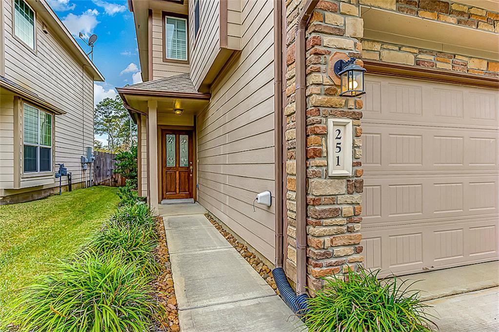 251 Bloomhill Place, The Woodlands, Texas image 4