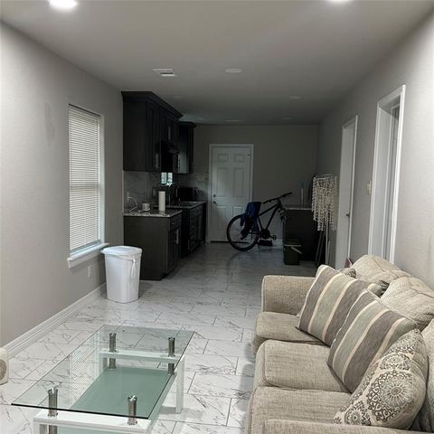 3311 & 3315 NE Bremond Street Houston TX 77004