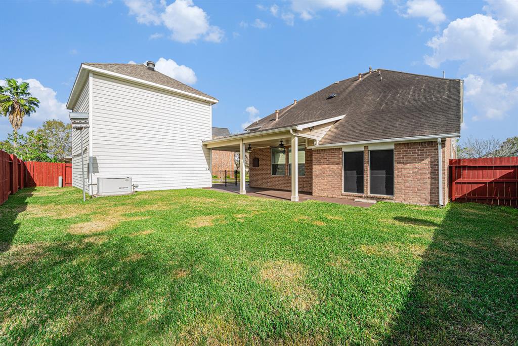 3404 Castle Pond Court, Pearland, Texas image 47