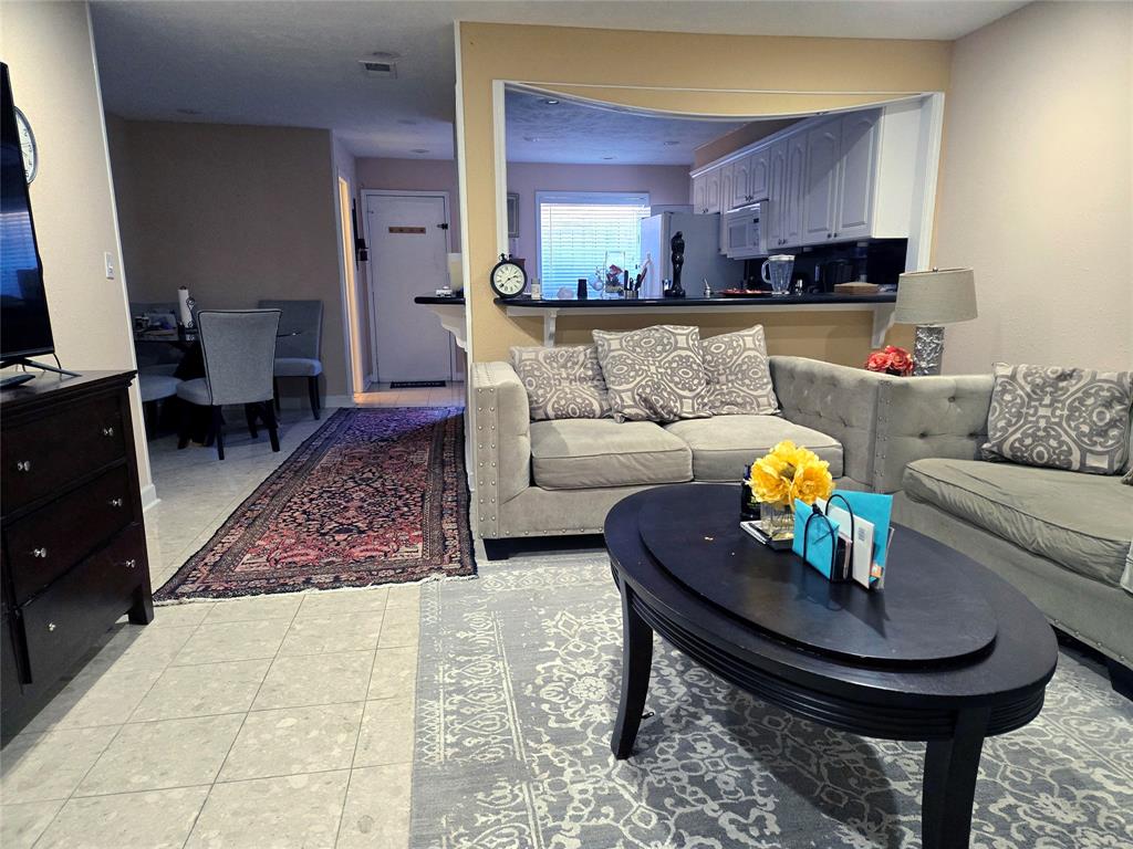 2503 Mccue Road #13, Houston, Texas image 2