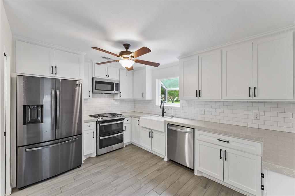 417 W Hillary Circle, Sugar Land, Texas image 13