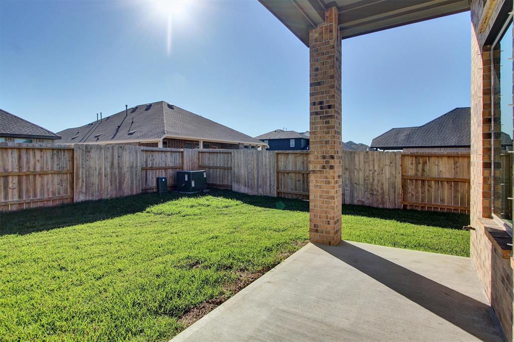 2822 Sapphire Hills Drive, Iowa Colony, Texas image 29