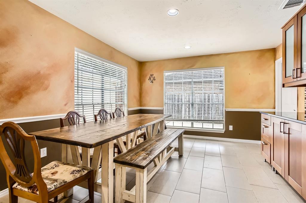811 Piney Ridge Drive, Friendswood, Texas image 6