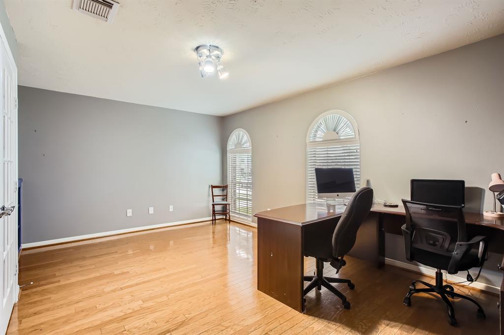 811 Piney Ridge Drive, Friendswood, Texas image 8