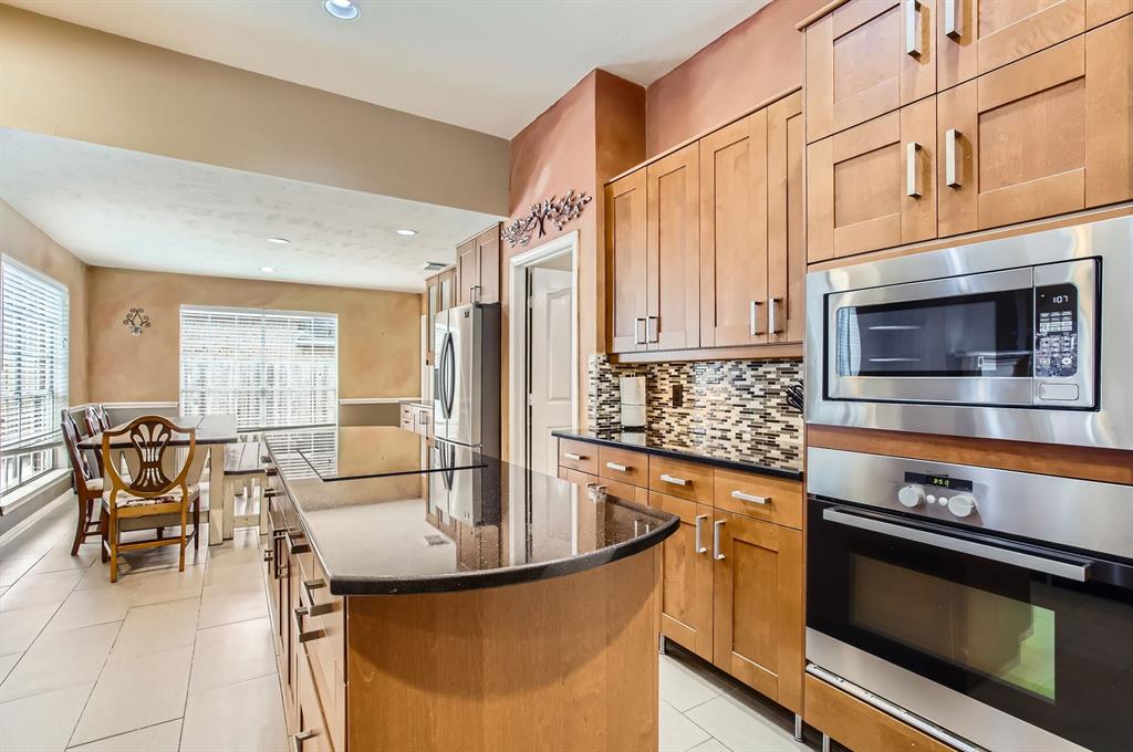 811 Piney Ridge Drive, Friendswood, Texas image 11