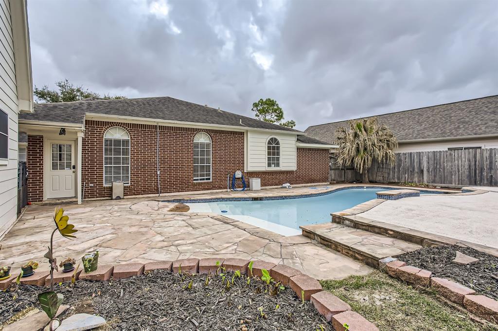 811 Piney Ridge Drive, Friendswood, Texas image 27