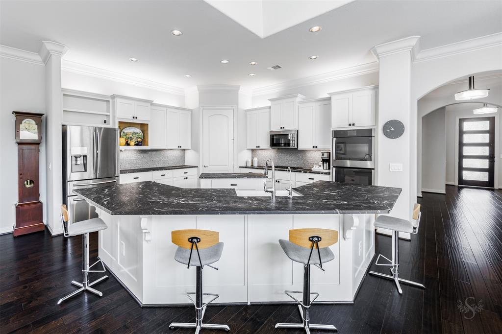 11 Floral Hills Lane