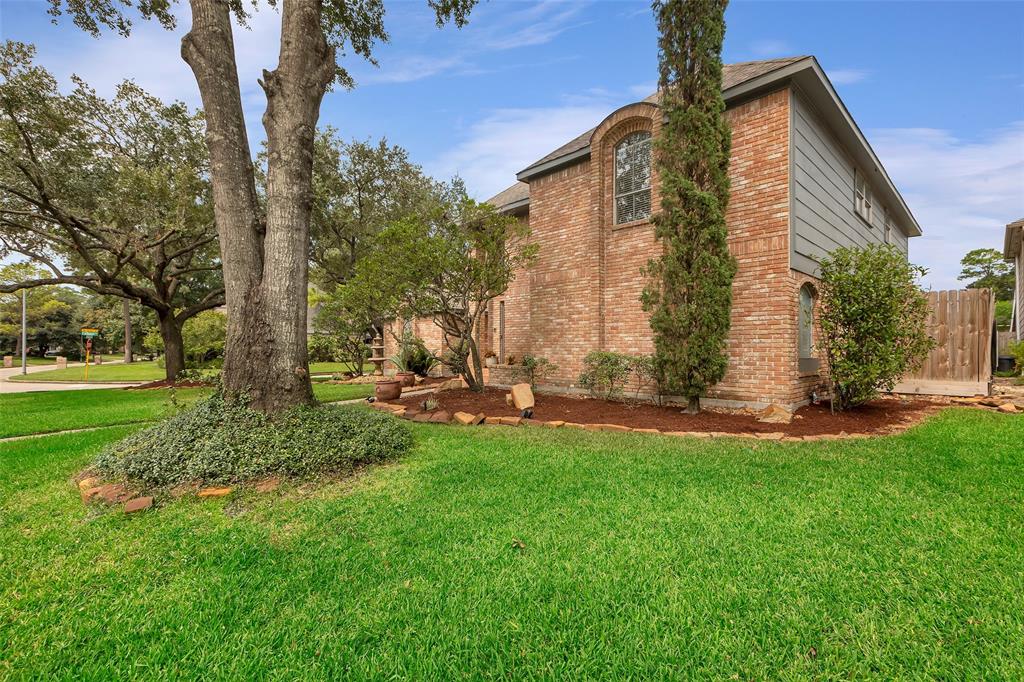 6510 Wimbledon Trail Road, Spring, Texas image 31