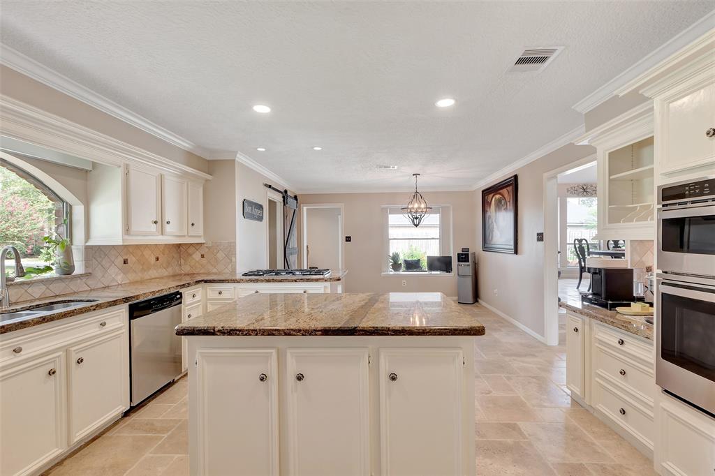 6510 Wimbledon Trail Road, Spring, Texas image 25