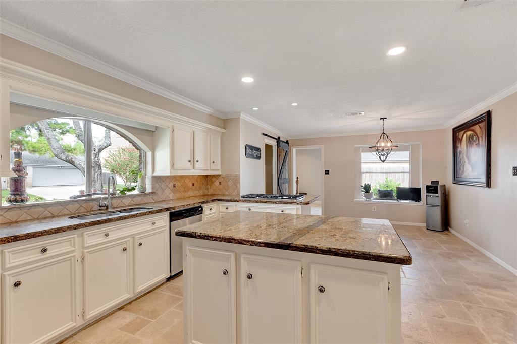 6510 Wimbledon Trail Road, Spring, Texas image 26