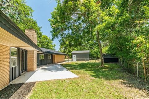 A home in Lake Jackson