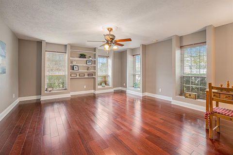 A home in Seabrook