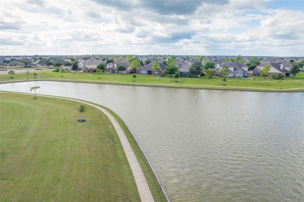 2423 Phantom Quartz Lane, Rosharon, Texas image 15