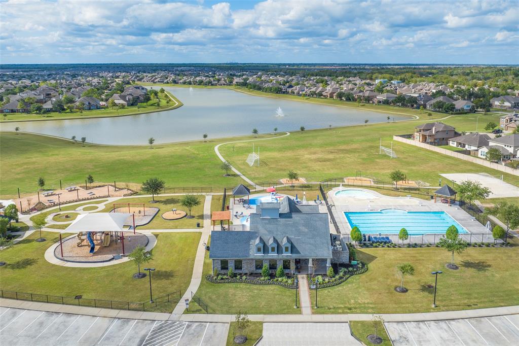 2423 Phantom Quartz Lane, Rosharon, Texas image 12