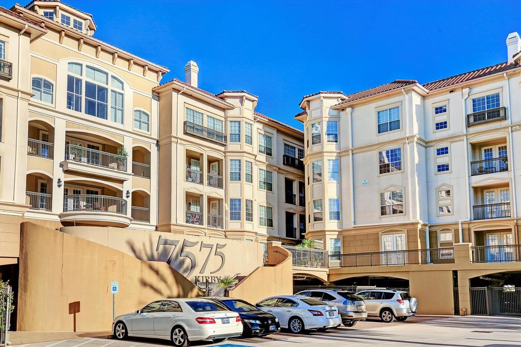 7575 Kirby Drive 1108