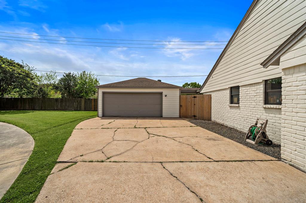 1902 Knoboak Circle