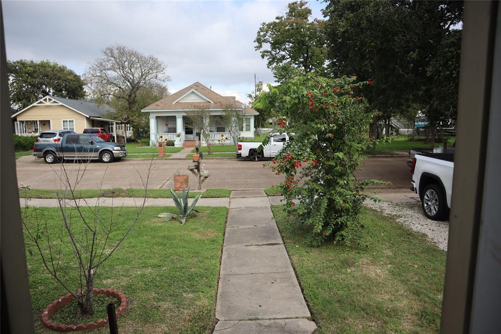 311 W 1st Street, Freeport, Texas image 3