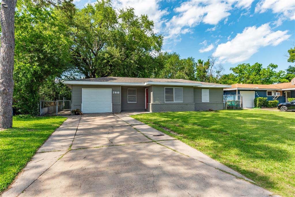 2910 John Street, La Marque, Texas image 1